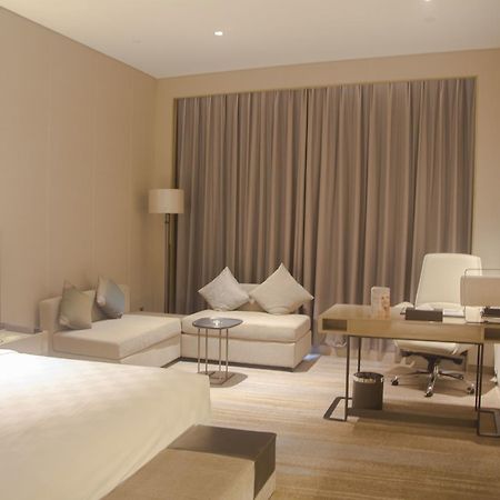 Nanjing Golden Eagle Summit Hotel Екстериор снимка